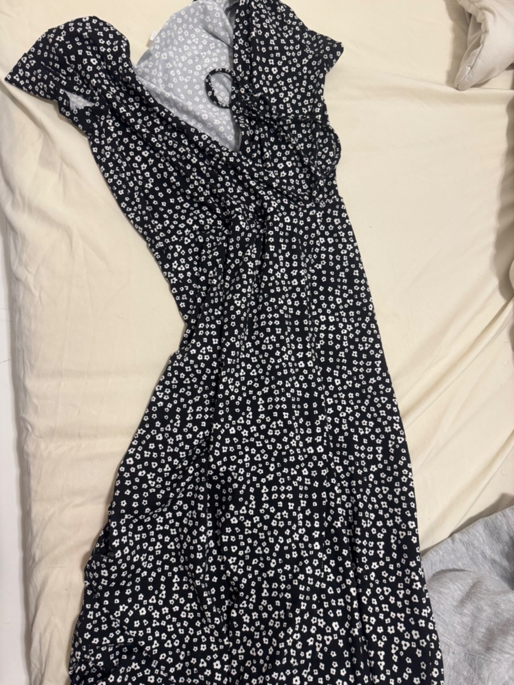 Clothes - Picture 13 of 16